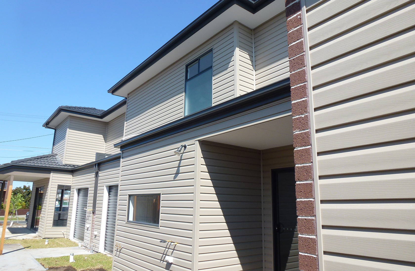 Thomastown-Townhouse-Cladding-Installation-2